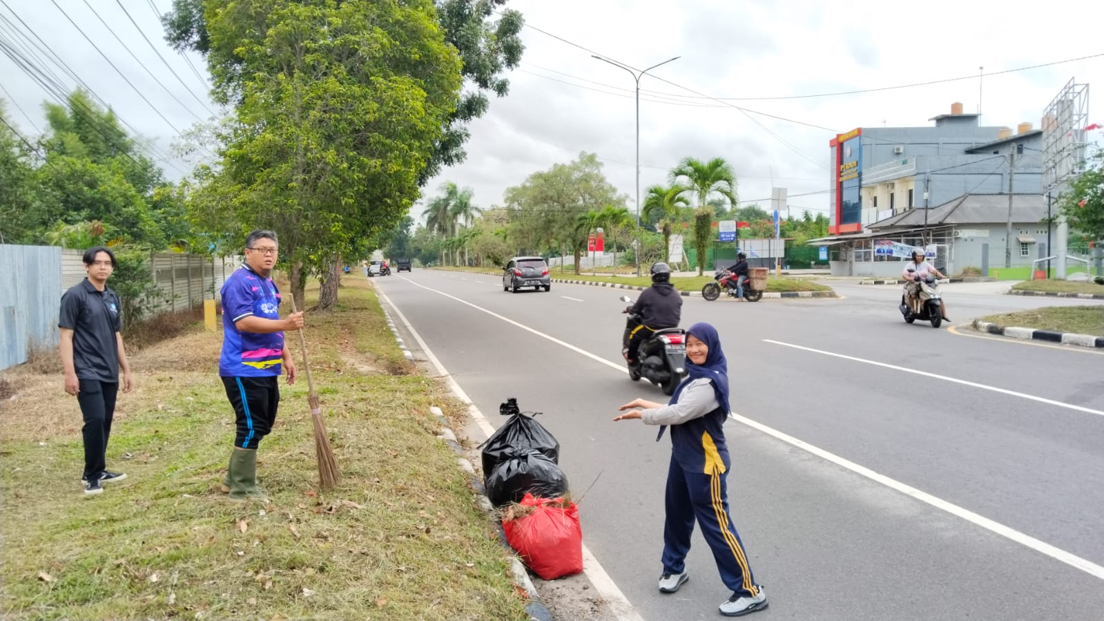 Gotong Royong dan Ngeliwet Diskominfo Babel