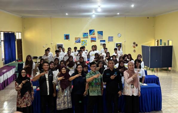 Pemprov Babel Ajak Siswa SMA Negeri 1 Sungailiat Tingkatkan Literasi Digital 