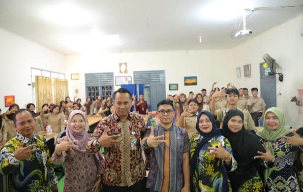Pemprov Bersama KPID Babel Edukasi Pelajar SMADA Lewat Literasi Media, Ajak Generasi Muda Cerdas Bermedia Sosial