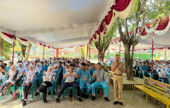 Diskominfo Babel Edukasi Siswa SMAN 1 Pangkalpinang Soal Etika Bermedia Sosial