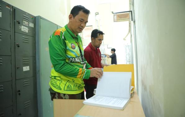 Diskominfo Babel Gotong Royong Wujudkan Lingkungan Kerja Bersih dan Tata Kelola Arsip yang Baik