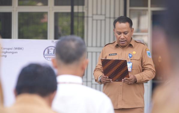 Plt. Kadiskominfo Eko Pimpin Ikrar dan Teken Komitmen Zona Integritas Menuju WBK & WBBM